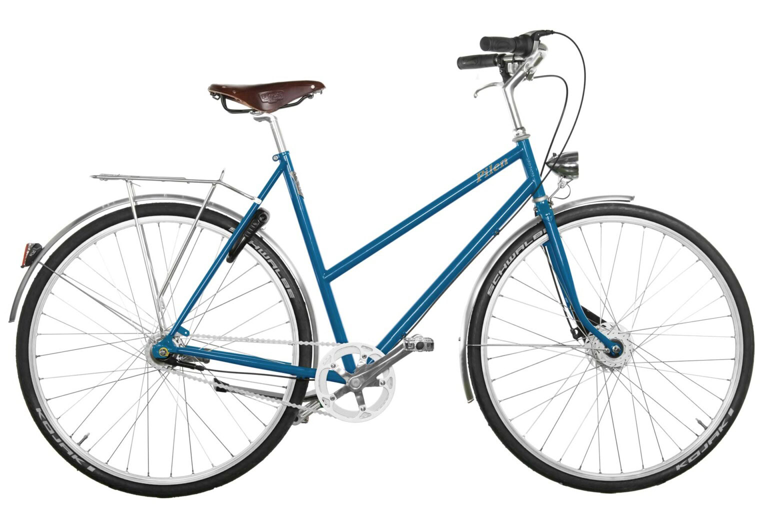 Pilen GT dam Blå RAL 5001. Silverfälgar. Roterande kedjeskydd. Extrautrustad: Plusfärg Blå RAL 5001, sadel Brooks B17 brun i äkta läder och däck Schwalbe Kojak.
