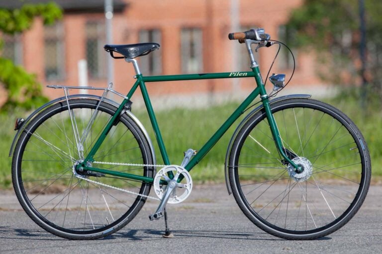 PIlen GT herr Grön RAL 6005. Extrautrustad: sadel Brooks B17 svart äkta läder.